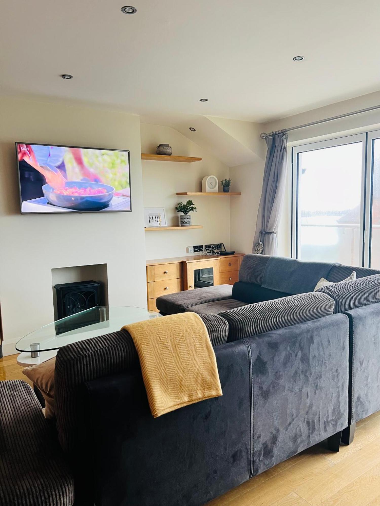Penthouse Apartment - Town Centre, Sea Views, Secure Parking Portrush Luaran gambar