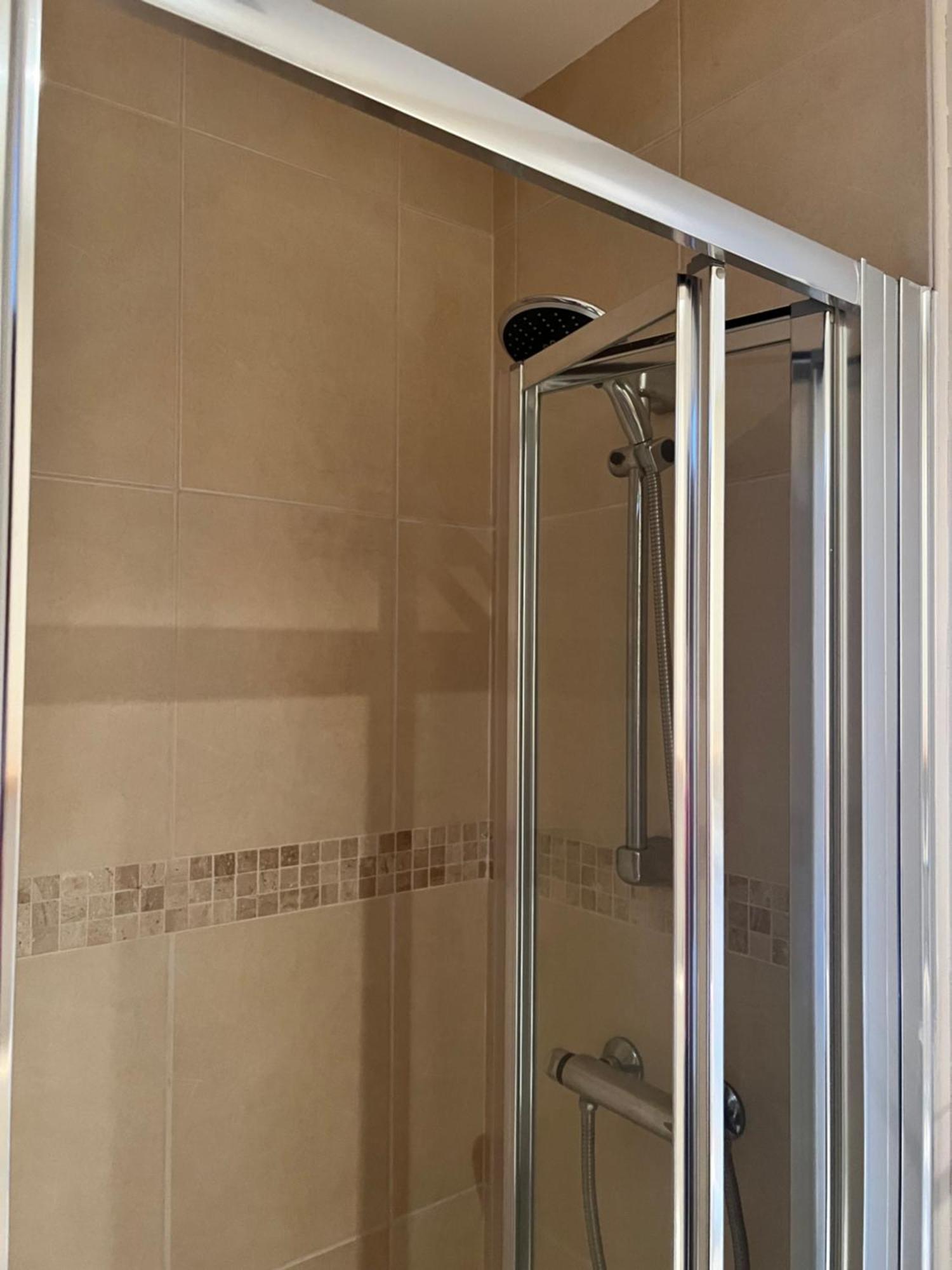Penthouse Apartment - Town Centre, Sea Views, Secure Parking Portrush Luaran gambar