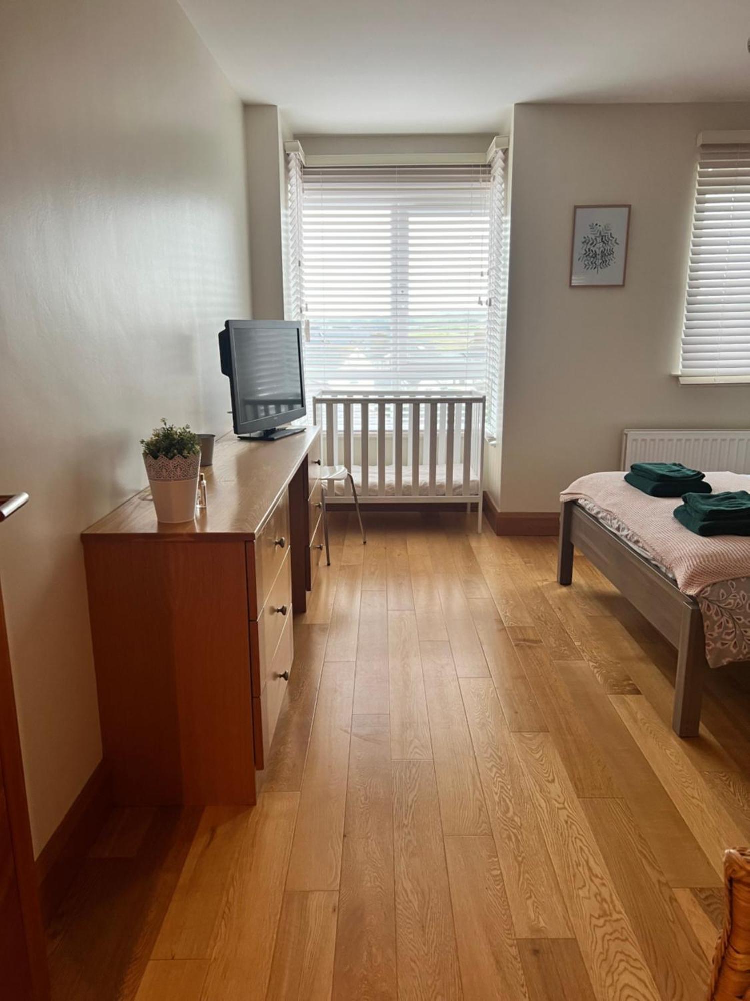 Penthouse Apartment - Town Centre, Sea Views, Secure Parking Portrush Luaran gambar