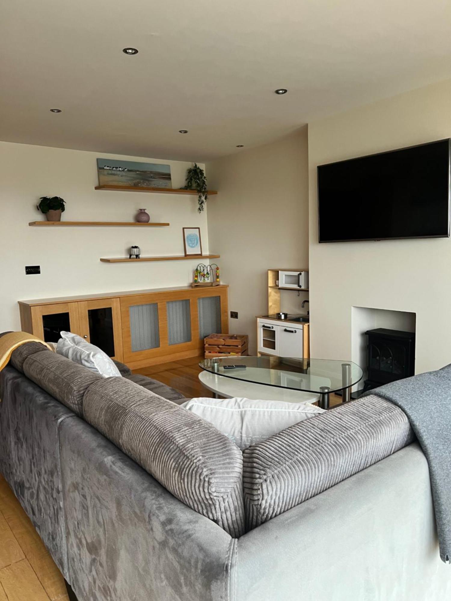Penthouse Apartment - Town Centre, Sea Views, Secure Parking Portrush Luaran gambar